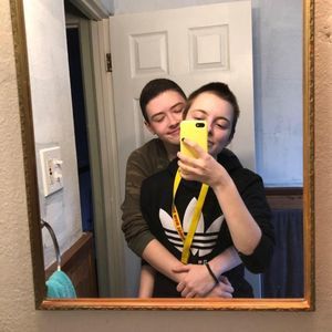 Meet your Posher, Levi